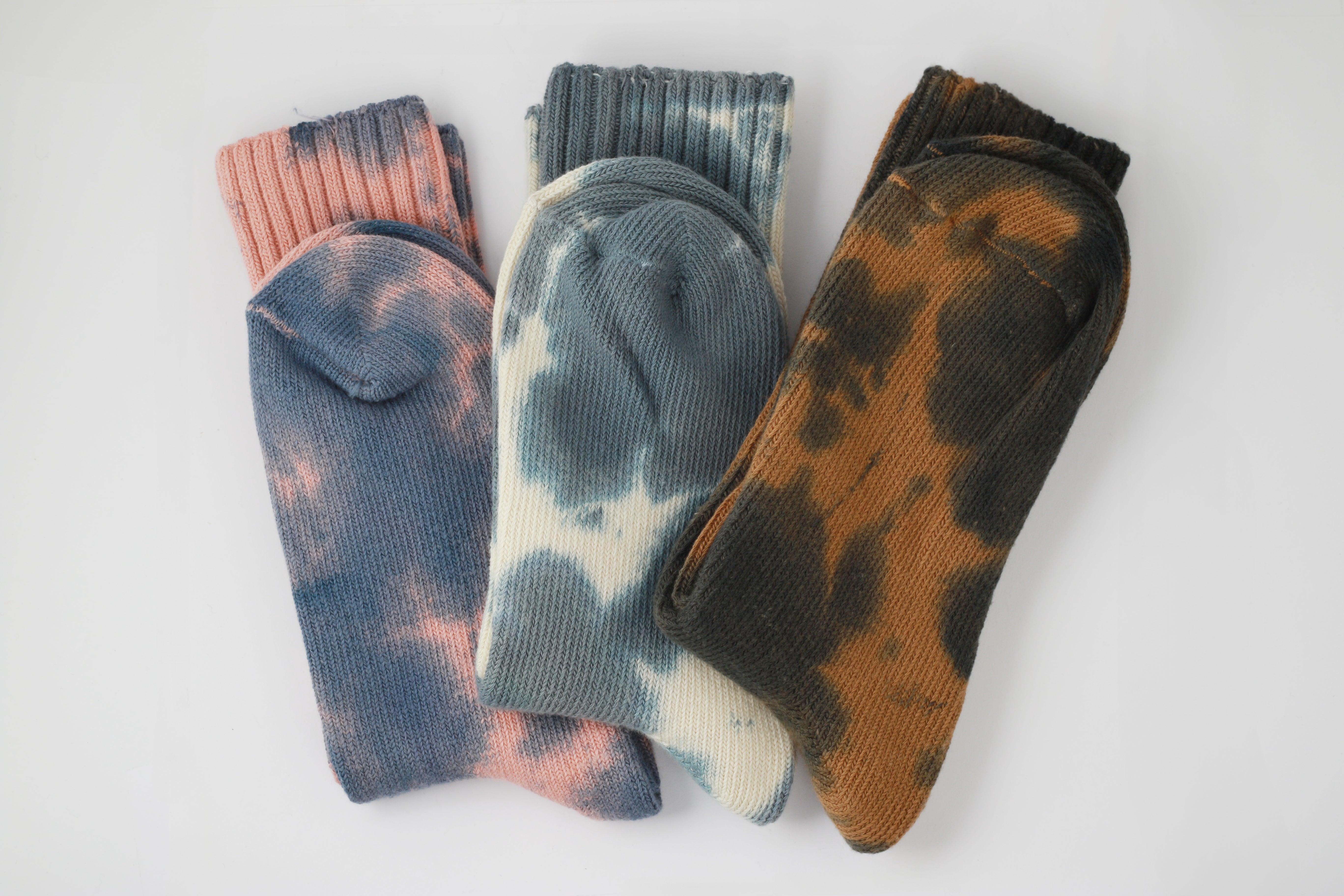 Indigo/Bronze Tie Dye Socks by Escuyer Accessories 756A5422