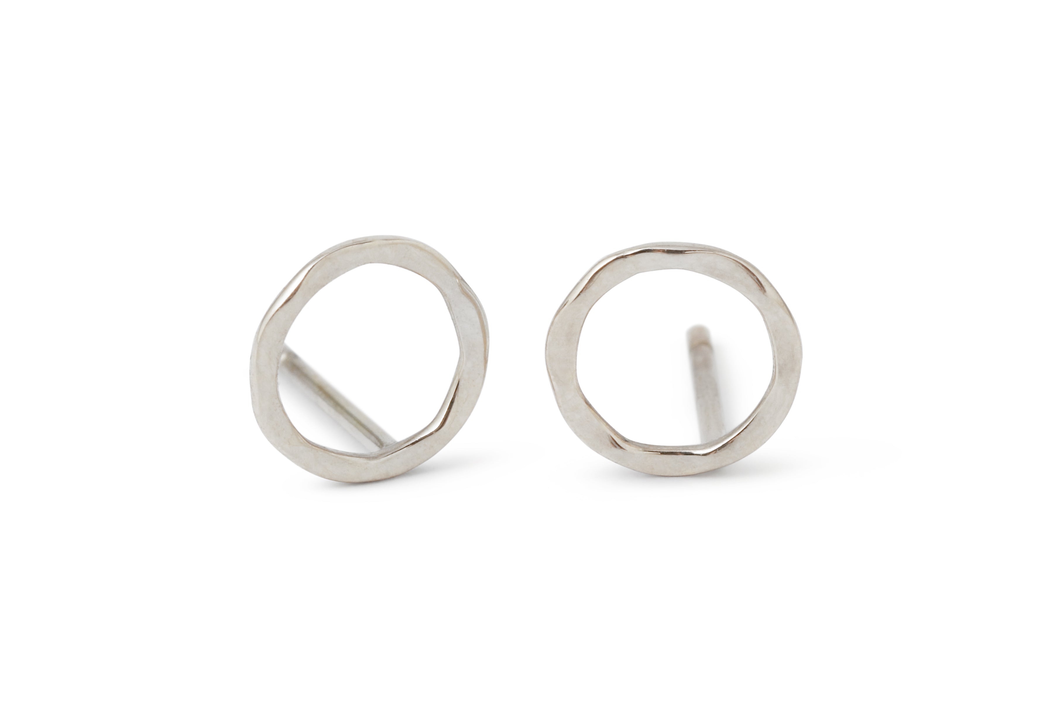 Open Circle Stud Earrings Silver EARRINGS E1070