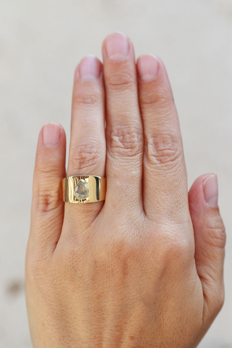 Pale Green Sapphire Cigar Band Ring Rings OFK4406-onmod