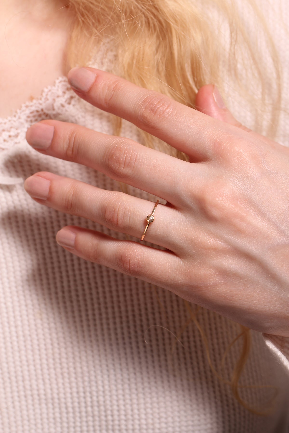 Solo Pearl Ring Stock Ring R1138GPRL-OM