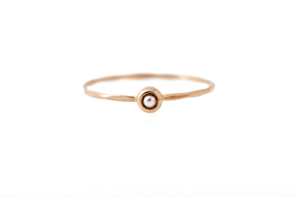 Solo Pearl Ring Stock Ring R1138GPRL