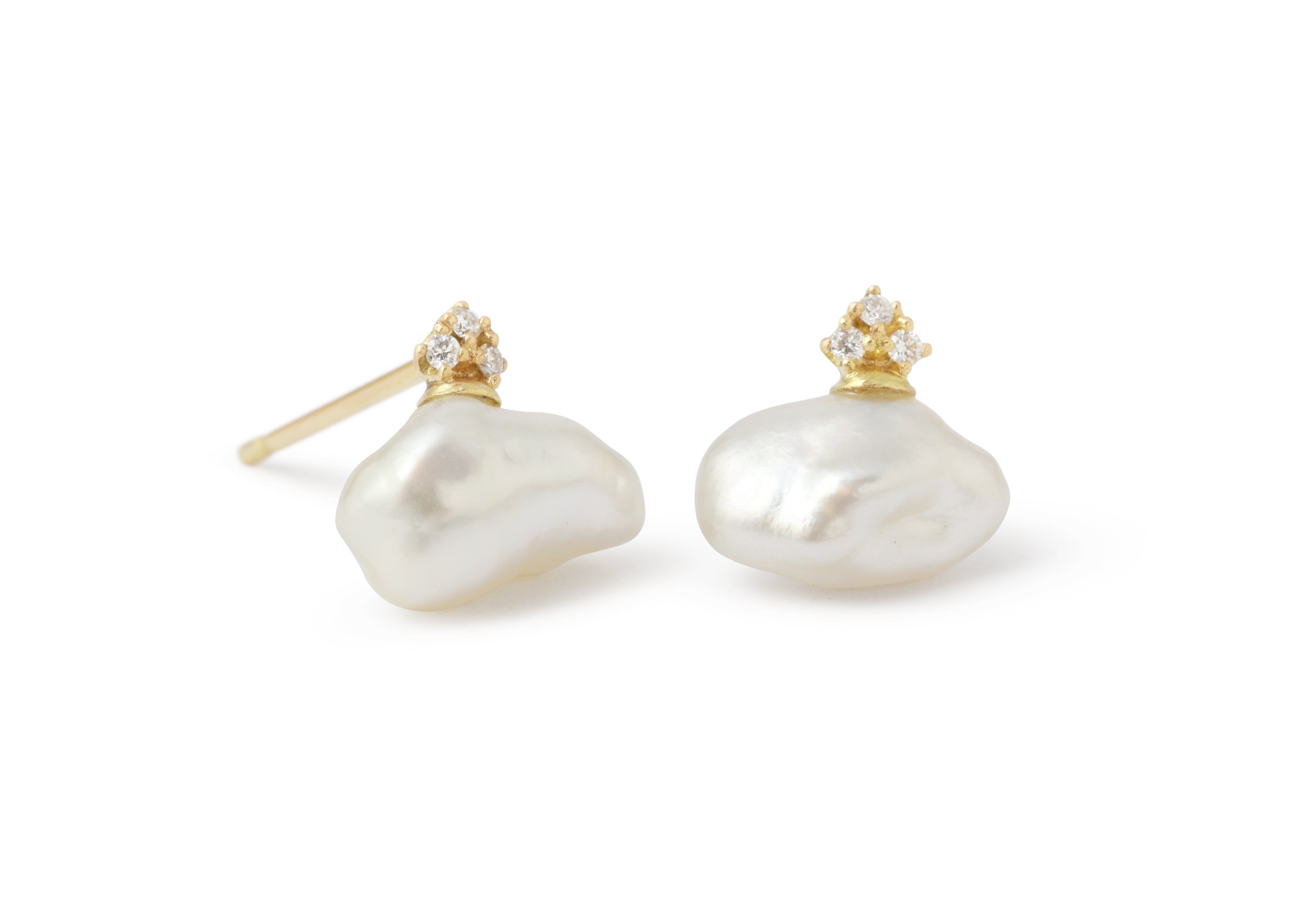 Balloon Pearl Stud Earrings by Shinkai EARRING SK_balloon