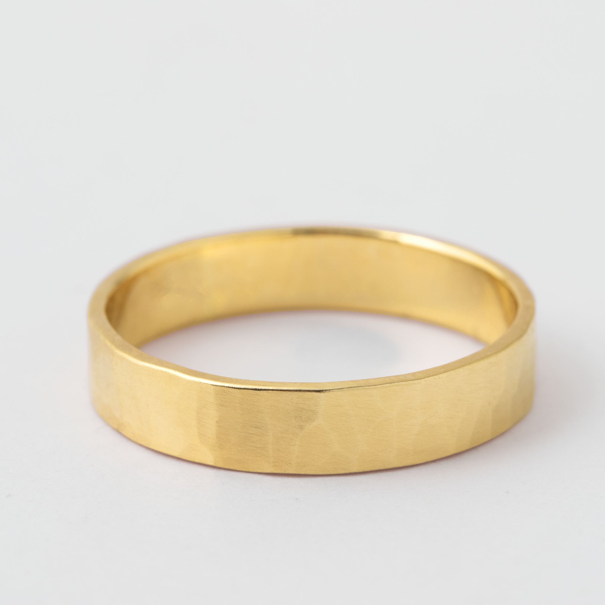 4mm Thin Hammered Solid Band - 18k Yellow Gold Default Title HIDDEN b131f3f0c048a8ce5fee354471e6606f79dee26021632073d73d039b129e0c7c