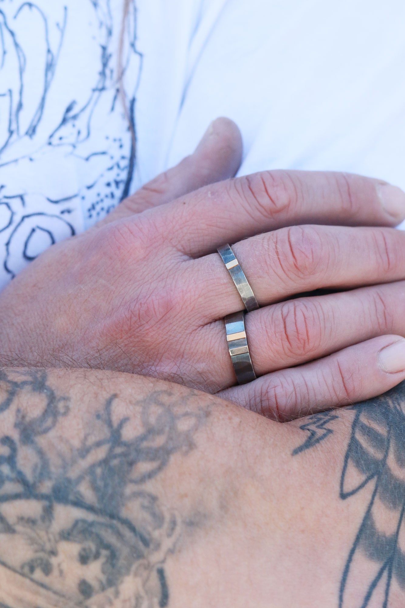 6mm Double Gold Stripe Hammered Oxidized Silver Band Unisex Rings r661-and-r662-on-mod